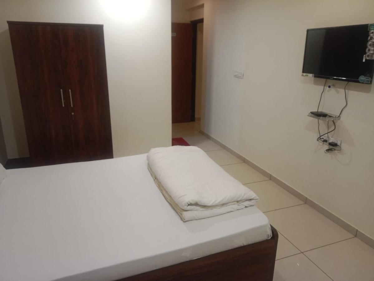 Hotel Shreeji'S Gandhinagar Extérieur photo