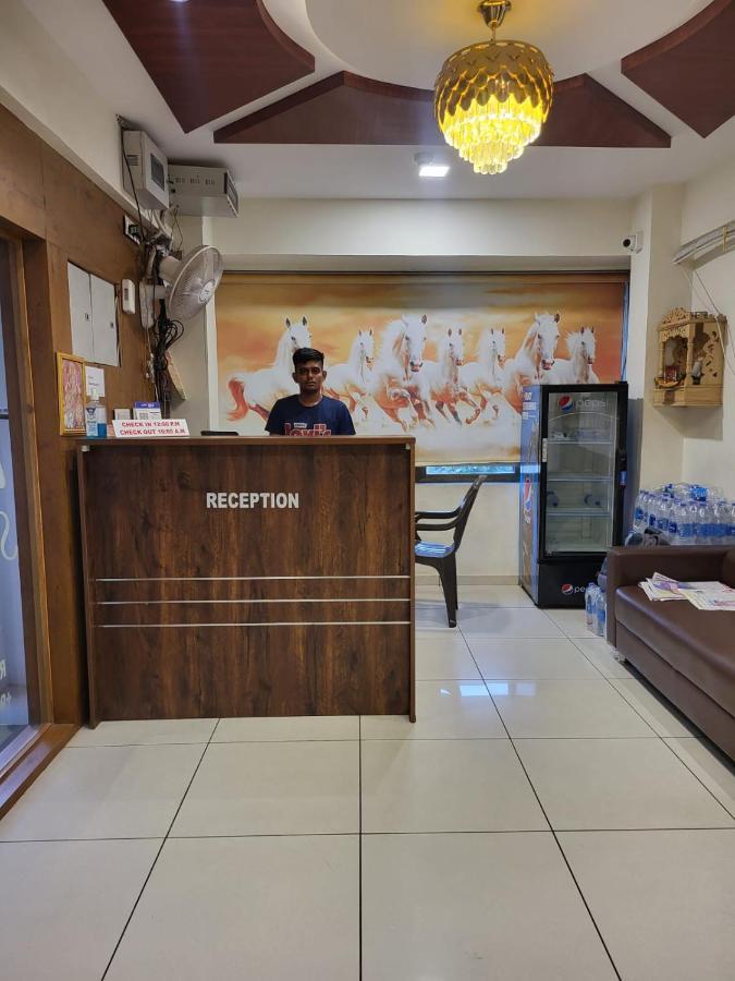 Hotel Shreeji'S Gandhinagar Extérieur photo