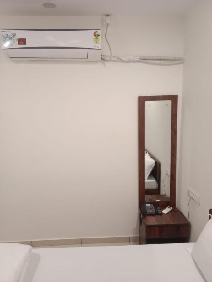 Hotel Shreeji'S Gandhinagar Extérieur photo